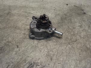 Gebruikte Vacuumpomp (Diesel) Mercedes C (W204) 2.2 C-200 CDI 16V Prijs € 95,00 Margeregeling aangeboden door Wessel Parts & Service B.V.