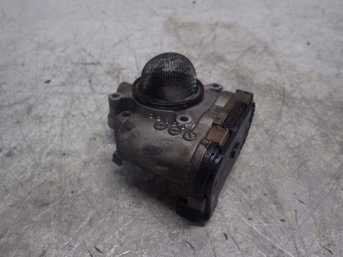 Gebruikte Gasklephuis Mercedes CLK Prijs € 36,75 Margeregeling aangeboden door Wessel Parts & Service B.V.