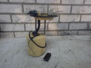 Gebruikte Tank element Pomp Opel Astra J Sports Tourer (PD8/PE8/PF8) 1.7 CDTi 16V Prijs € 79,00 Margeregeling aangeboden door Wessel Parts & Service B.V.