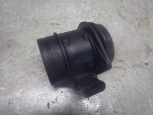 Gebruikte Luchthoeveelheidsmeter Mercedes A (W169) 2.0 A-180 CDI 16V Prijs € 40,00 Margeregeling aangeboden door Wessel Parts & Service B.V.