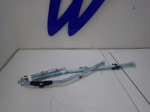 Gebruikte Hemel Airbag Volkswagen Touran (1T1/T2) 1.9 TDI 105 Euro 3 Prijs € 59,00 Margeregeling aangeboden door Wessel Parts & Service B.V.