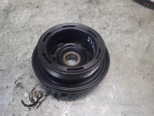 Gebruikte Poelie Krukas Mercedes C (W204) 2.2 C-200 CDI 16V Prijs € 80,00 Margeregeling aangeboden door Wessel Parts & Service B.V.