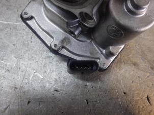 Gebruikte Gasklephuis BMW 1 serie (F20) 116d 1.6 16V Efficient Dynamics Prijs € 129,00 Margeregeling aangeboden door Wessel Parts & Service B.V.