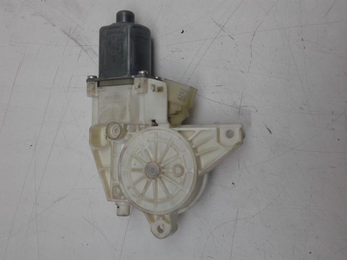 MERCEDES-BENZ Viano W639 (2003-2015) Front Right Door Window Control Motor 2048200242 14722547