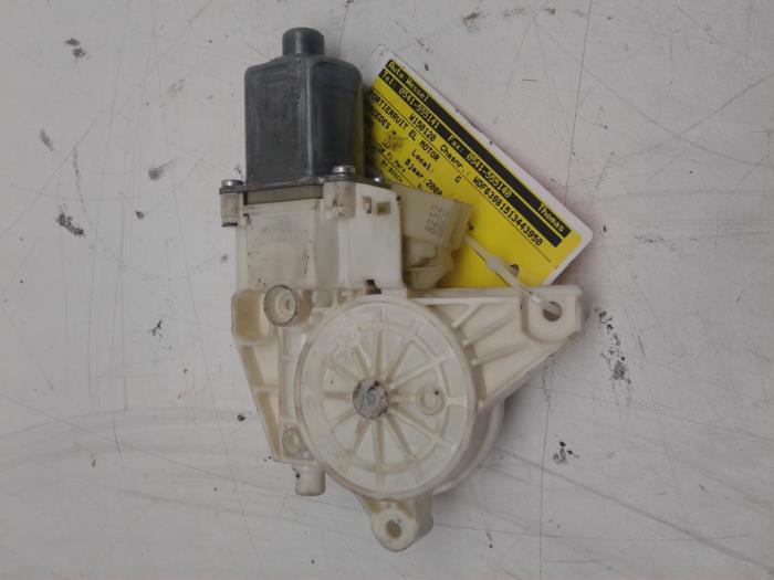 MERCEDES-BENZ Viano W639 (2003-2015) Front Right Door Window Control Motor 2048200242 14722547