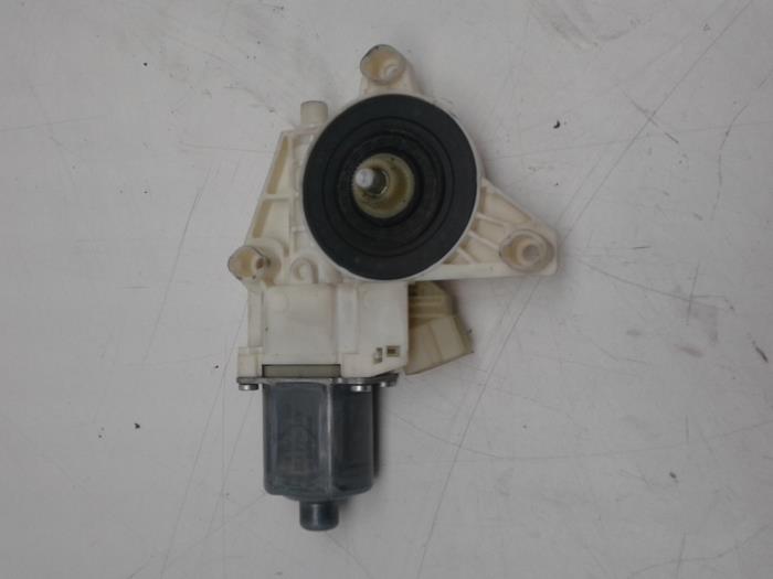 MERCEDES-BENZ Viano W639 (2003-2015) Front Right Door Window Control Motor 2048200242 14722547