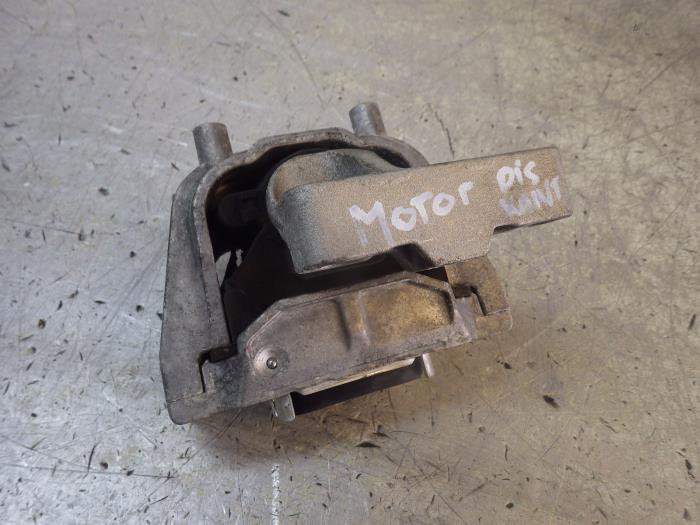 MERCEDES-BENZ Vito W639 (2003-2015) Right Side Engine Mount 1K0199262 14595923
