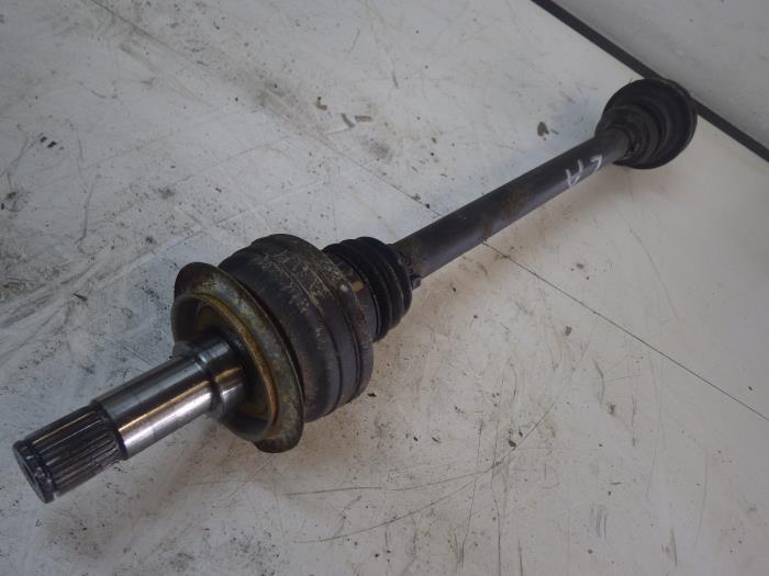 Gebruikte Aandrijfas links-achter Mercedes S (W221) 5.5 S-550 32V Prijs € 105,00 Margeregeling aangeboden door Wessel Parts & Service B.V.