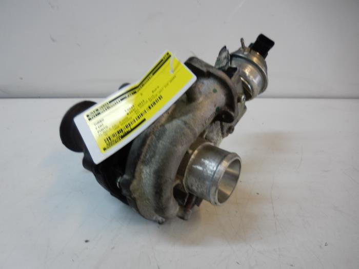 Turbo van een Fiat Punto 2012