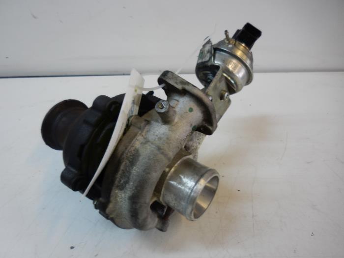 Turbo van een Fiat Punto 2012
