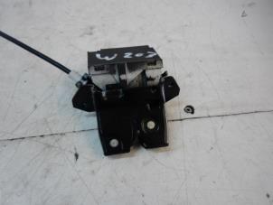 Gebruikte Achterklep Slotmechaniek Mercedes C-Klasse Prijs € 99,00 Margeregeling aangeboden door Wessel Parts & Service B.V.