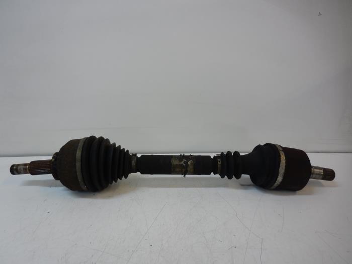 Gebruikte Aandrijfas links-voor Renault Espace (JK) 3.5 V6 24V Prijs € 36,75 Margeregeling aangeboden door Wessel Parts & Service B.V.