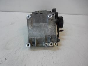 Gebruikte Spanrol Multiriem Mercedes B (W245) 2.0 B-200 CDI 16V Prijs € 55,00 Margeregeling aangeboden door Wessel Parts & Service B.V.