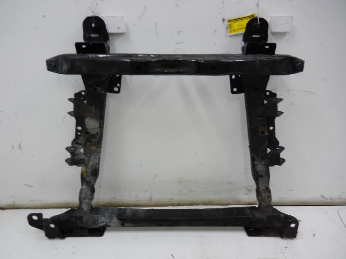 Gebruikte Subframe Renault Twingo II (CN) 1.2 16V Prijs € 208,95 Margeregeling aangeboden door Wessel Parts & Service B.V.