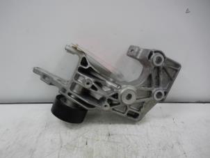 Gebruikte Spanrol Multiriem Opel Mokka/Mokka X 1.7 CDTI 16V 4x2 Prijs € 65,00 Margeregeling aangeboden door Wessel Parts & Service B.V.