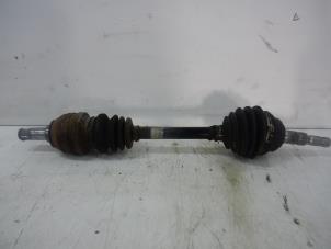 Gebruikte Steekas links-voor Opel Astra G (F08/48) Prijs € 39,00 Margeregeling aangeboden door Wessel Parts & Service B.V.