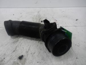 Gebruikte Luchthoeveelheidsmeter Volkswagen Touran (1T1/T2) 2.0 TDI 16V 136 Prijs € 39,00 Margeregeling aangeboden door Wessel Parts & Service B.V.