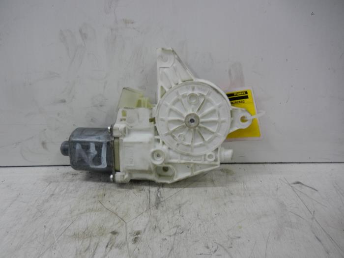 MERCEDES-BENZ C-Class W204/S204/C204 (2004-2015) Front Right Door Window Control Motor 2048200242 14601741