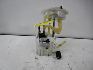 Gebruikte Tank element Pomp BMW 3 serie Touring (F31) 320d 2.0 16V Prijs € 63,00 Margeregeling aangeboden door Wessel Parts & Service B.V.