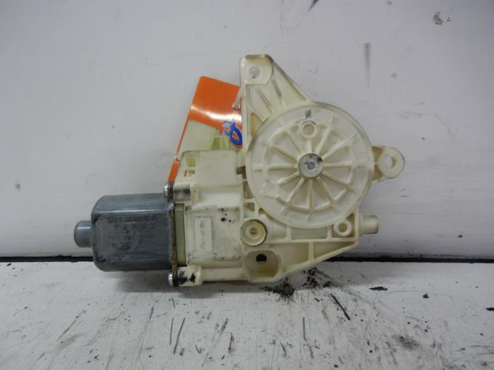 MERCEDES-BENZ E-Class W212/S212/C207/A207 (2009-2016) Front Right Door Window Control Motor 2048200642 14601830