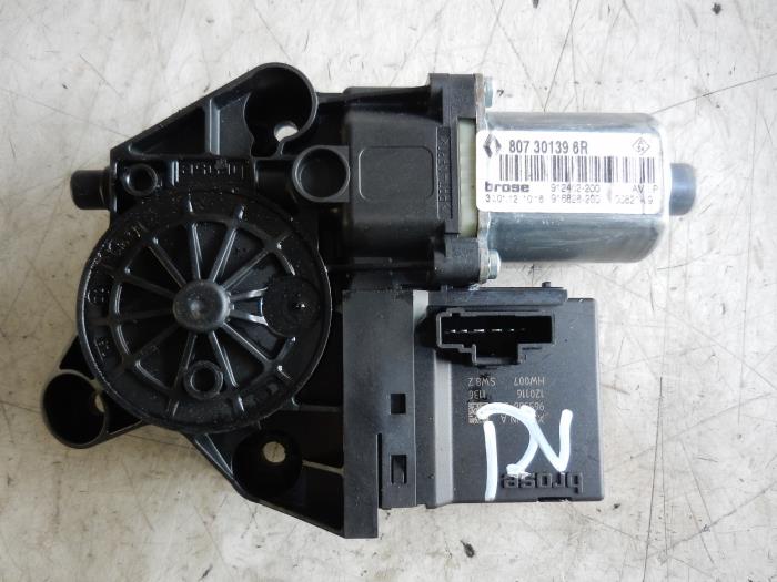 RENAULT Megane 3 generation (2008-2020) Front Right Door Window Control Motor 807301396R 14601884