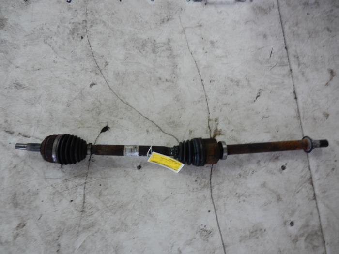Gebruikte Steekas links-voor Renault Grand Scénic III (JZ) 1.5 dCi 110 Prijs € 52,50 Margeregeling aangeboden door Wessel Parts & Service B.V.