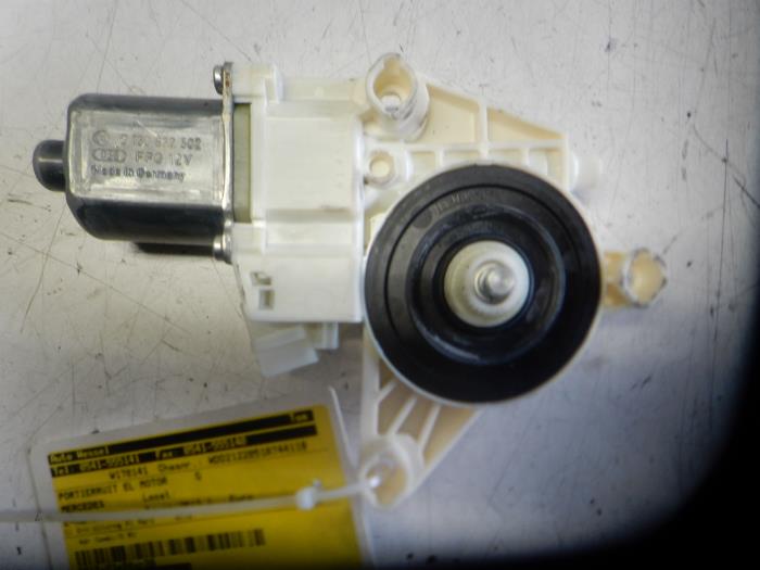 MERCEDES-BENZ E-Class W212/S212/C207/A207 (2009-2016) Front Right Door Window Control Motor 2048200242 14982930