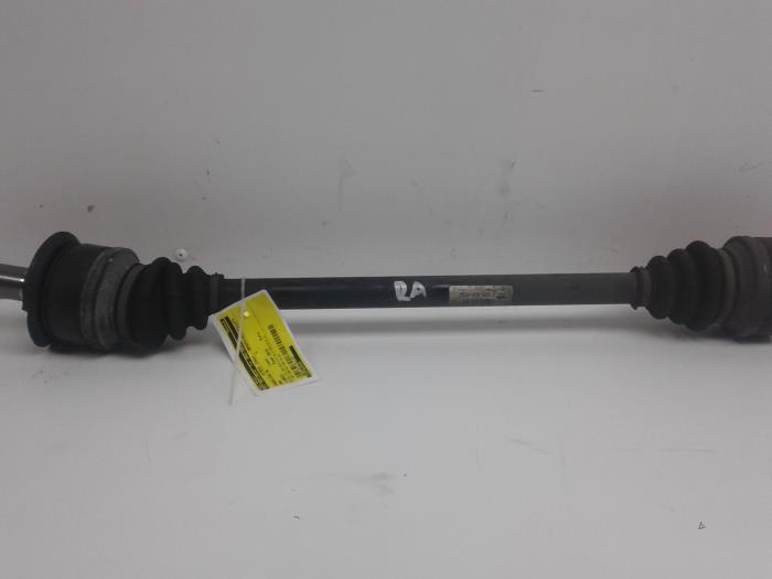 Gebruikte Aandrijfas rechts-achter BMW 1 serie (F20) 118i 1.6 16V Prijs € 52,50 Margeregeling aangeboden door Wessel Parts & Service B.V.