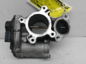 Gebruikte Gasklephuis Renault Espace (JK) 2.0 dCi 16V 130 FAP Prijs € 99,00 Margeregeling aangeboden door Wessel Parts & Service B.V.