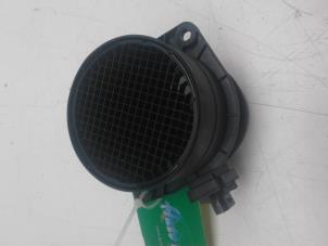Gebruikte Luchthoeveelheidsmeter Volkswagen Tiguan (5N1/2) 2.0 TDI 16V Blue Motion Prijs € 45,00 Margeregeling aangeboden door Wessel Parts & Service B.V.