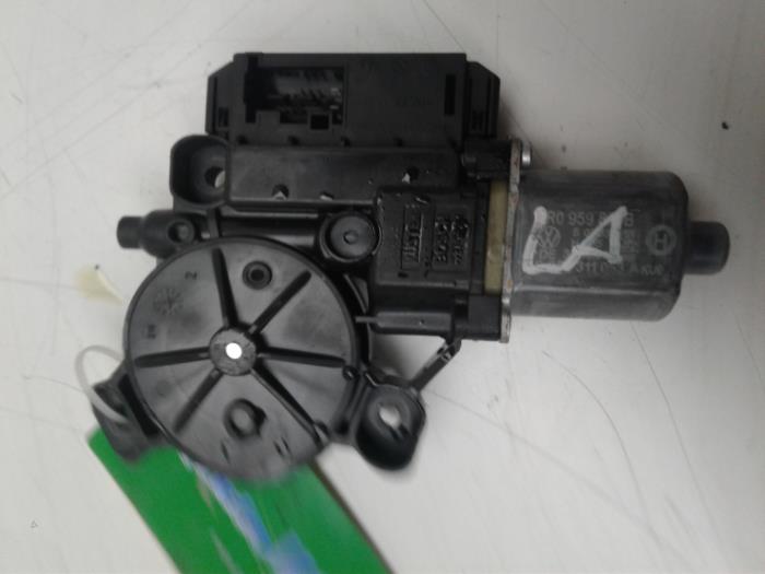 VOLKSWAGEN Polo 5 generation (2009-2017) Motor de control geam ușă dreapta față 6R0959811B 17335462