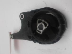 Motorrubber van een Opel Astra J Sports Tourer (PD8/PE8/PF8) 1.7 CDTi 16V 2012