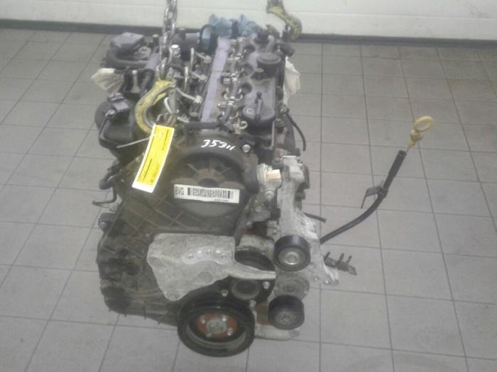 Motor van een Opel Astra J Sports Tourer (PD8/PE8/PF8) 1.7 CDTi 16V 2013