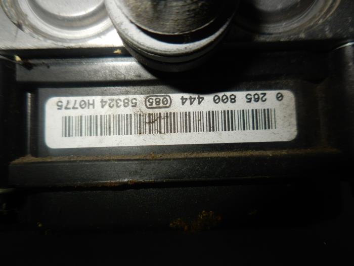 ABS Pumpe - 450d3fa0-7c37-4e56-84da-01f5f28df617.jpg