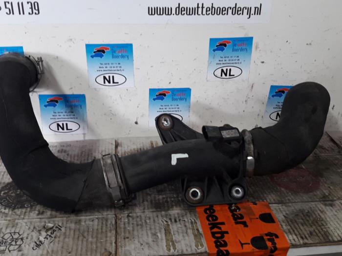 Gebruikte Intercooler Buis Audi A4 Avant (B8) 2.7 TDI V6 24V Prijs € 100,00 Margeregeling aangeboden door De Witte Boerderij AutoMotive
