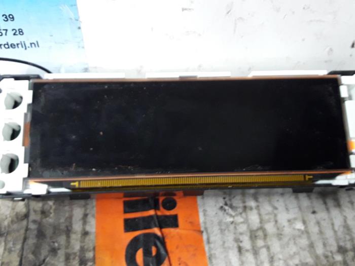 Gebruikte Display Interieur Peugeot Partner (GC/GF/GG/GJ/GK) 1.6 HDI 75 Phase 1 Prijs € 35,00 Margeregeling aangeboden door De Witte Boerderij AutoMotive