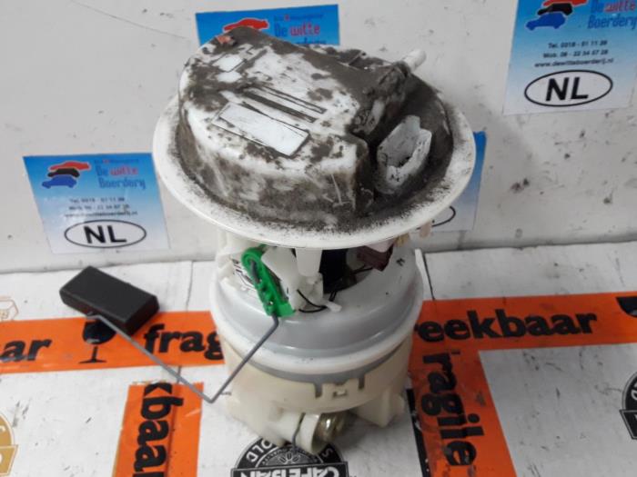 Gebruikte Tank element Pomp Citroen C5 II Break (RE) 3.0 V6 24V Prijs € 75,00 Margeregeling aangeboden door De Witte Boerderij AutoMotive