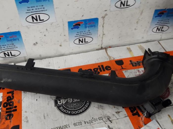 Gebruikte Intercooler Buis Volkswagen Golf Prijs € 35,00 Margeregeling aangeboden door De Witte Boerderij AutoMotive
