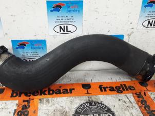 Gebruikte Intercooler Slang Mercedes E Estate (S212) E-200 CDI 16V BlueEfficiency,BlueTEC Prijs € 50,00 Margeregeling aangeboden door De Witte Boerderij AutoMotive