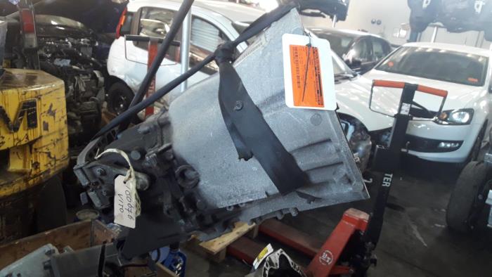 Versnellingsbak van een Mercedes-Benz Vito (639.7) 2.2 115 CDI 16V 2004