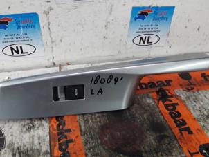 Gebruikte Ruit schakelaar elektrisch Toyota Prius Plus Prijs € 25,00 Margeregeling aangeboden door De Witte Boerderij AutoMotive