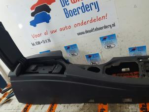 Gebruikte Armleuning BMW 5 serie Touring (E61) 535d 24V Prijs € 100,00 Margeregeling aangeboden door De Witte Boerderij B.V.