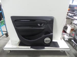 Gebruikte Deurbekleding 4Deurs links-voor Renault Grand Scénic III (JZ) 1.5 dCi 110 Prijs € 100,00 Margeregeling aangeboden door De Witte Boerderij AutoMotive