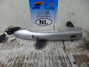 Gebruikte Deurgreep 4Deurs rechts-voor Renault Grand Scénic III (JZ) 1.5 dCi 110 Prijs € 25,00 Margeregeling aangeboden door De Witte Boerderij AutoMotive