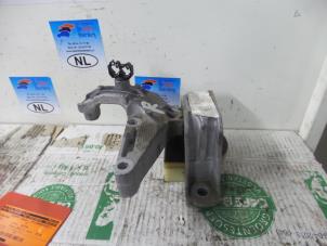 Gebruikte Motorsteun Renault Grand Scénic III (JZ) 1.5 dCi 110 Prijs € 35,00 Margeregeling aangeboden door De Witte Boerderij AutoMotive