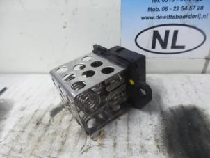 Gebruikte Koelvinweerstand Renault Grand Scénic III (JZ) 1.5 dCi 110 Prijs € 75,00 Margeregeling aangeboden door De Witte Boerderij AutoMotive