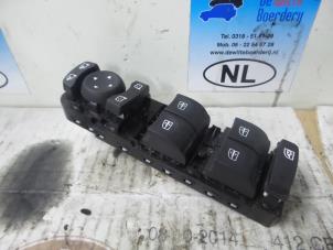 Gebruikte Combischakelaar ramen Renault Grand Scénic III (JZ) 1.5 dCi 110 Prijs € 50,00 Margeregeling aangeboden door De Witte Boerderij AutoMotive