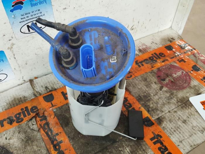 Gebruikte Tank element Pomp Seat Ibiza IV SC (6J1) 1.0 EcoTSI 12V Prijs € 15,00 Margeregeling aangeboden door De Witte Boerderij AutoMotive