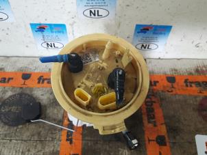 Gebruikte Tank element Pomp Skoda Superb Combi (3V5) 1.6 TDI Prijs € 75,00 Margeregeling aangeboden door De Witte Boerderij AutoMotive