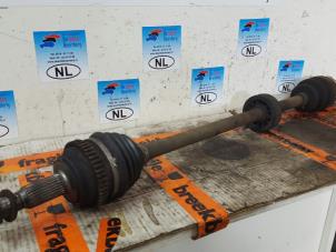 Gebruikte Aandrijfas rechts-voor Chrysler PT Cruiser 1.6 16V Prijs € 50,00 Margeregeling aangeboden door De Witte Boerderij AutoMotive